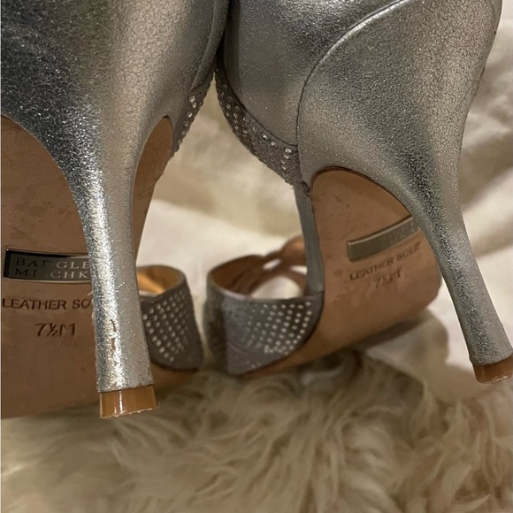 BADGLEY MISCHKA silver d’orsay heels - Picture 4 of 7